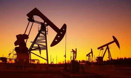 Làn sóng Covid-19 ở châu Âu đang gây áp lực lớn lên giá dầu