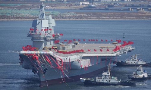 Trung Quốc hạ thủy tàu sân bay tự đóng đầu tiên