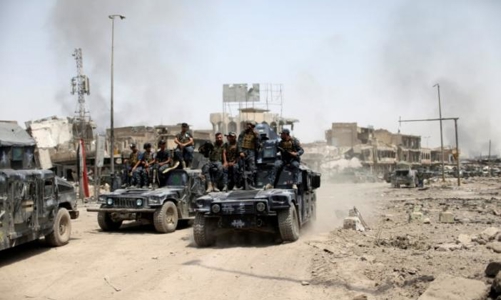 Bị đẩy khỏi hai thành lũy chính, IS điên cuồng chống trả