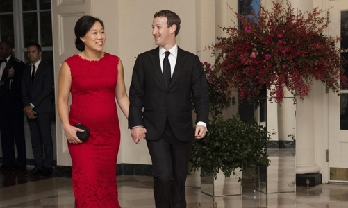 Mark Zuckerberg kiếm thêm 20 tỷ USD, nhận bằng Harvard trong năm 2017