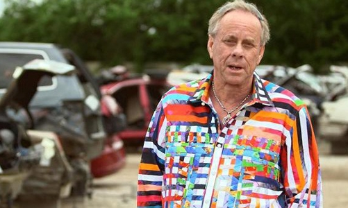 Từ vô gia cư thành triệu phú nhờ buôn xe phế liệu 