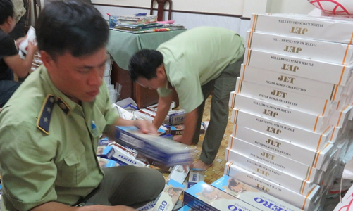 Thủ tướng yêu cầu tăng cường chống buôn lậu thuốc lá