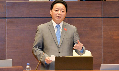 Lần đầu “đăng đàn”, Bộ trưởng Trần Hồng Hà liên tục được “nhắc”