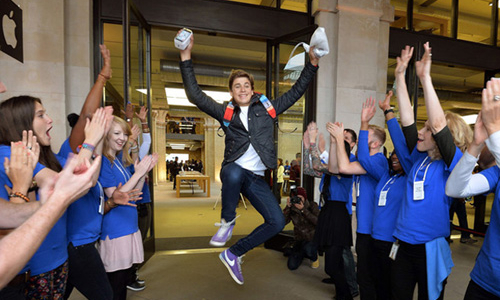 Tín đồ Apple khắp nơi hào hứng với iPhone mới