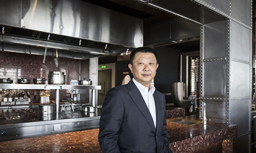 Thành tỷ phú nhờ kinh doanh lẩu ở Trung Quốc