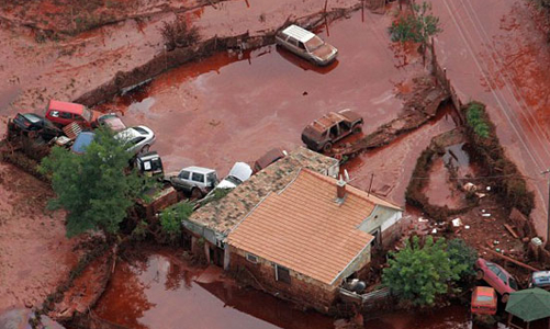 Vỡ hồ chứa bùn đỏ, châu Âu đối mặt thảm họa sinh thái