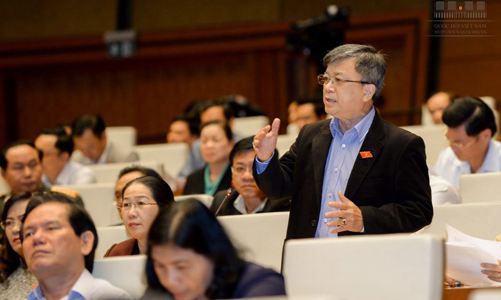 Lý do gì bắt người 18 tuổi quay về thân phận trẻ em?