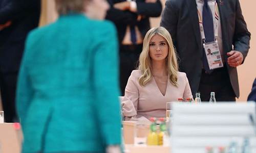 Tổng thống Trump giải thích việc con gái ngồi họp thay ở G20