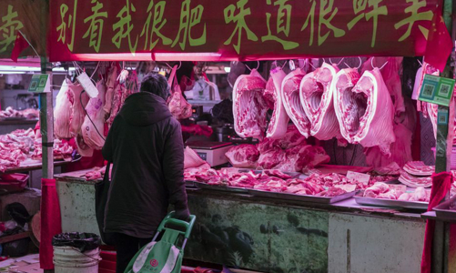 Giá thịt lợn “hạ nhiệt”, CPI Trung Quốc lần đầu giảm sau 11 năm