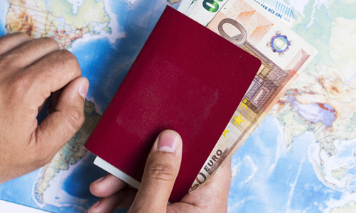 Hứng bão chỉ trích, Cyprus tuyên bố tạm dừng chương trình 'hộ chiếu vàng'