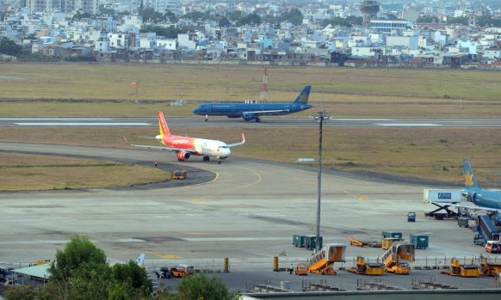 Tiếp tục giảm lãi suất, sớm mở rộng sân bay Tân Sơn Nhất