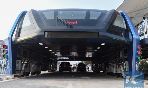 Trung Quốc chạy thử “siêu xe bus” chống tắc đường