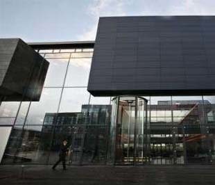 Bài học từ nguy cơ phá sản của Iceland