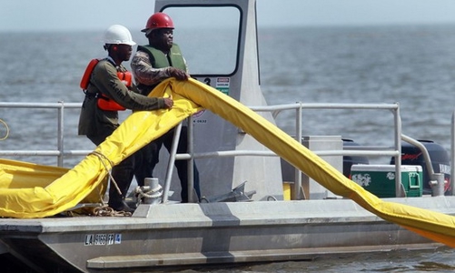 BP mất hàng tỷ USD vì tràn dầu