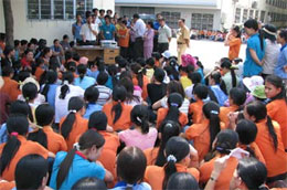 Không dễ đình công đúng luật