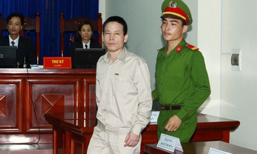 Những hình ảnh về vụ xét xử ông Đoàn Văn Vươn