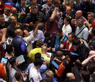 Giá dầu cao nhất trong 7 tháng, giá vàng phục hồi yếu