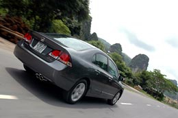 Khách hàng Việt Nam hài lòng nhất với hãng ôtô nào?