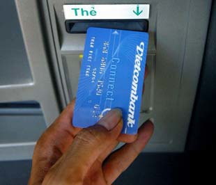 Chưa nhất trí phương án thu phí thẻ ATM