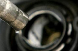 Xăng dầu lại đứng trước nguy cơ tăng giá