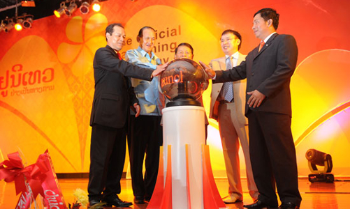 Khai trương mạng viễn thông của liên doanh Viettel tại Lào