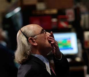 Hai cách nhìn về nguyên nhân khủng hoảng