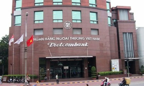 Fitch hạ mức tín nhiệm hai ngân hàng hàng đầu Việt Nam
