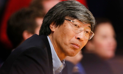 Chân dung cựu bác sĩ nhập cư thành tỷ phú hàng đầu tại Los Angeles