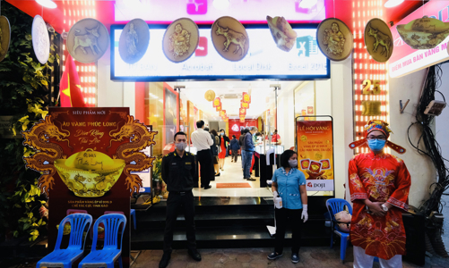 Vắng vẻ khác lạ ngày vía Thần Tài thời Covid