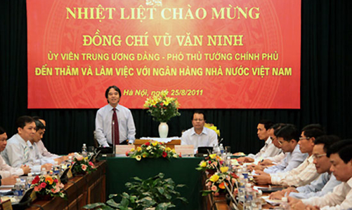 “Giữ nguyên trần lãi suất và các lãi suất điều hành”