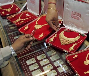 Giá vàng quay đầu, bật mạnh