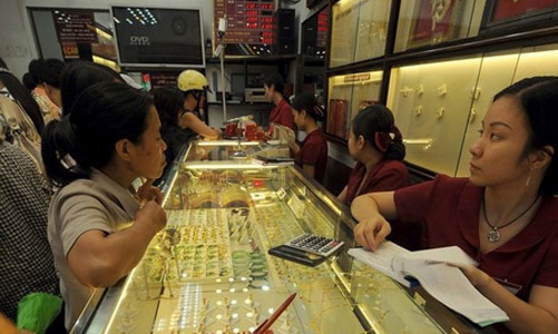 Giá vàng sụt 250.000 đồng/lượng trong một ngày