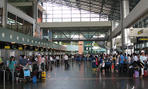 Bộ trưởng chê dịch vụ tại sân bay Nội Bài