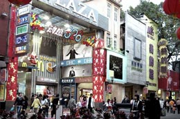 Những trò nhái hàng hiệu “nhức mắt” ở Trung Quốc