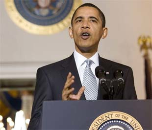 Giá vàng mất 10.000 đồng/chỉ, giá dầu sụt mạnh