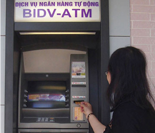 Jetstar Pacific bắt đầu thanh toán vé máy bay qua ATM