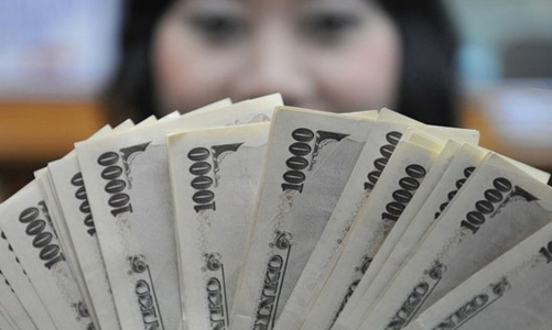 Nhật Bản bất ngờ hạ lãi suất xuống 0%