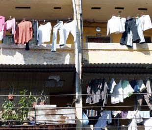 Hà Nội di dời dân khỏi các chung cư nguy hiểm