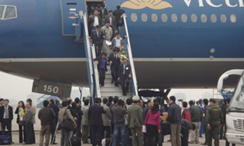 Khang Thông tuyên bố nhận 10.000 lao động trở về từ Libya