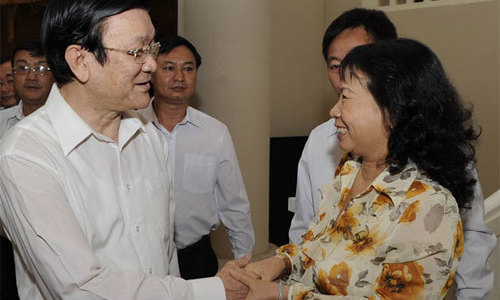 Chủ tịch nước tiếp xúc các cử tri Tp.HCM