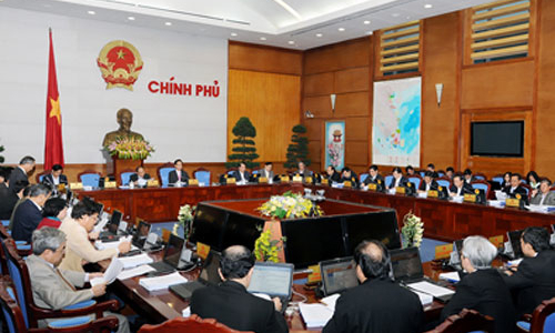 “Xem xét giảm lãi suất và áp trần lãi suất cho vay”