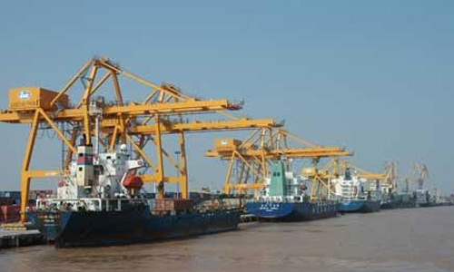 Xuất siêu ngay trong tháng đầu năm 2013