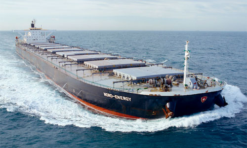 Ngành vận tải biển thế giới khó khăn chồng chất