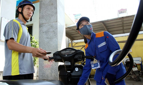 Hai bộ cảnh báo cẩn trọng nếu nâng thuế môi trường với xăng dầu