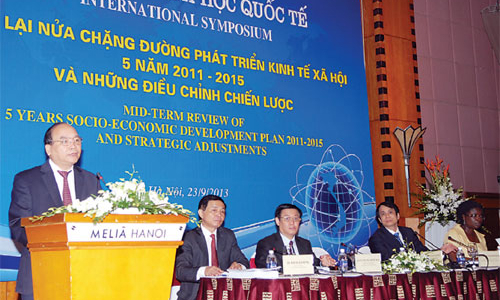 “Sao lại cứ đổ tội cho tình hình khách quan?”