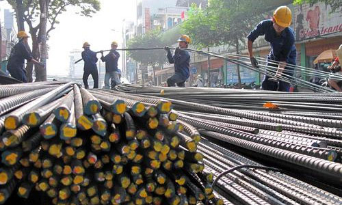 Giá thép xây dựng trong nước tăng theo thế giới