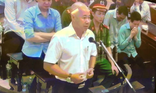 Đại án OceanBank: Hà Văn Thắm khóc giữa toà, xin tăng nặng tội