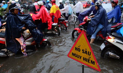 Cách chức các sếp “lương khủng” tại Tp.HCM