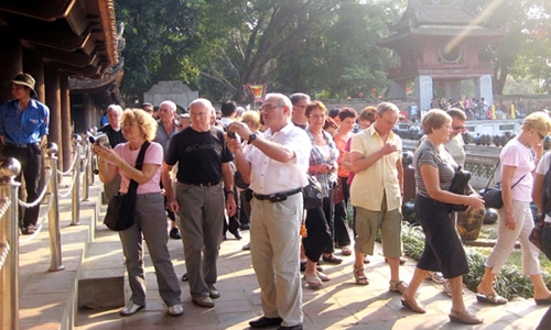 Phát triển du lịch: Có nên chạy theo số lượng?