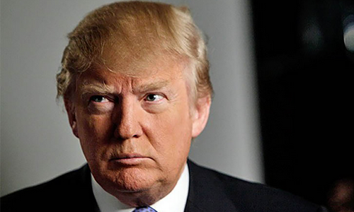 Donald Trump khoe “thành tích” sàm sỡ phụ nữ